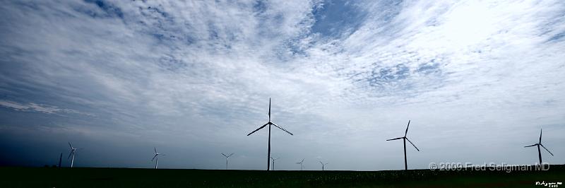 20080717_123620 D3-2 P 4200x2800.jpg - Windmills, US 20, east of Sioux City, Iowa